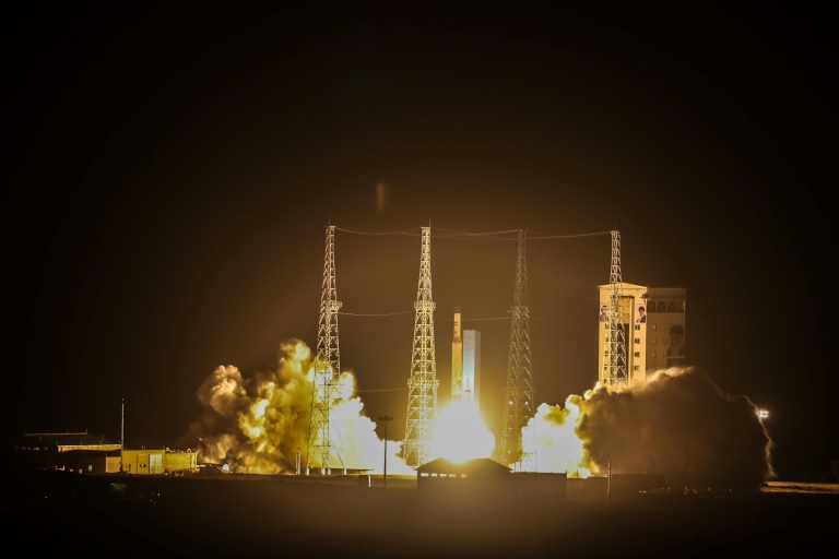 iran lancement satellite militaire