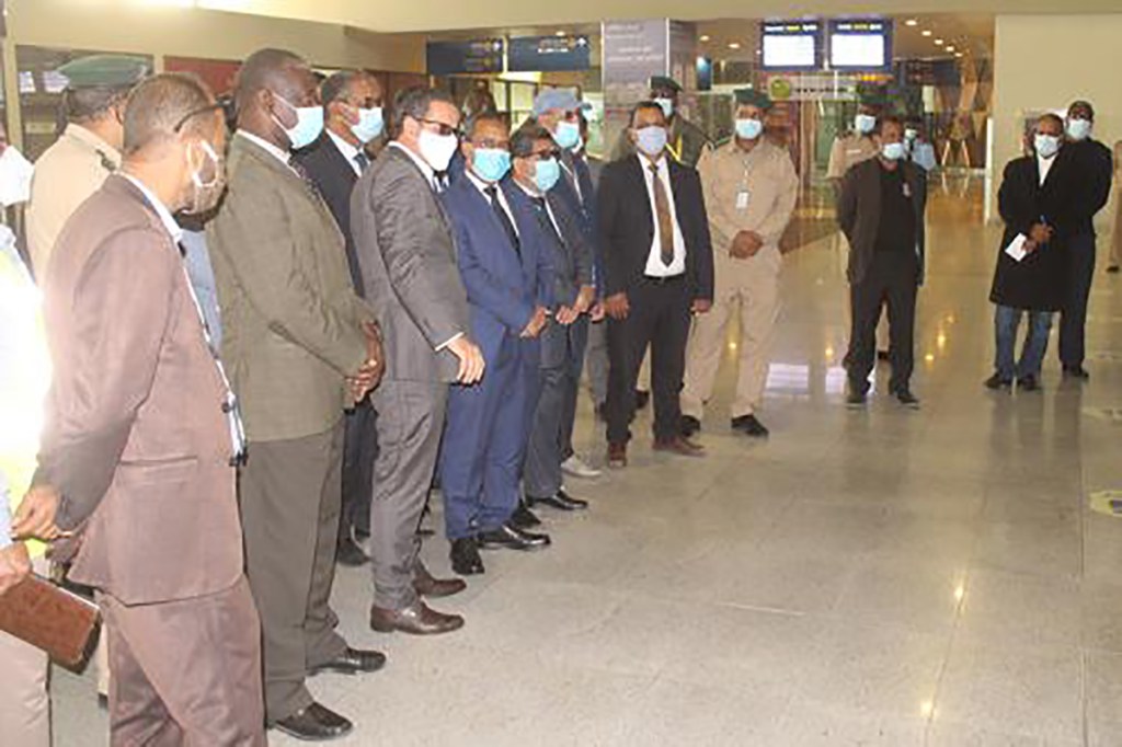 inspection-de-l-aeroport-international-de-nouakchott-par-le-ministre-des-transports-mauritanie