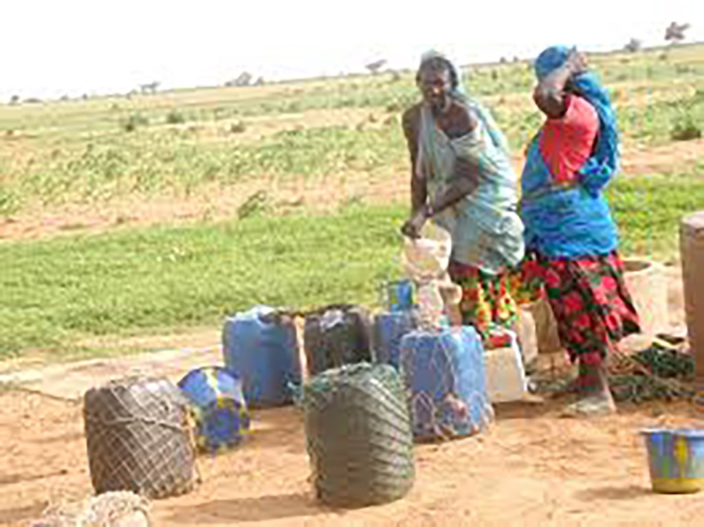 Tagant réalisation de réseau d'adduction d'eau dans la moughataa de Tichitt