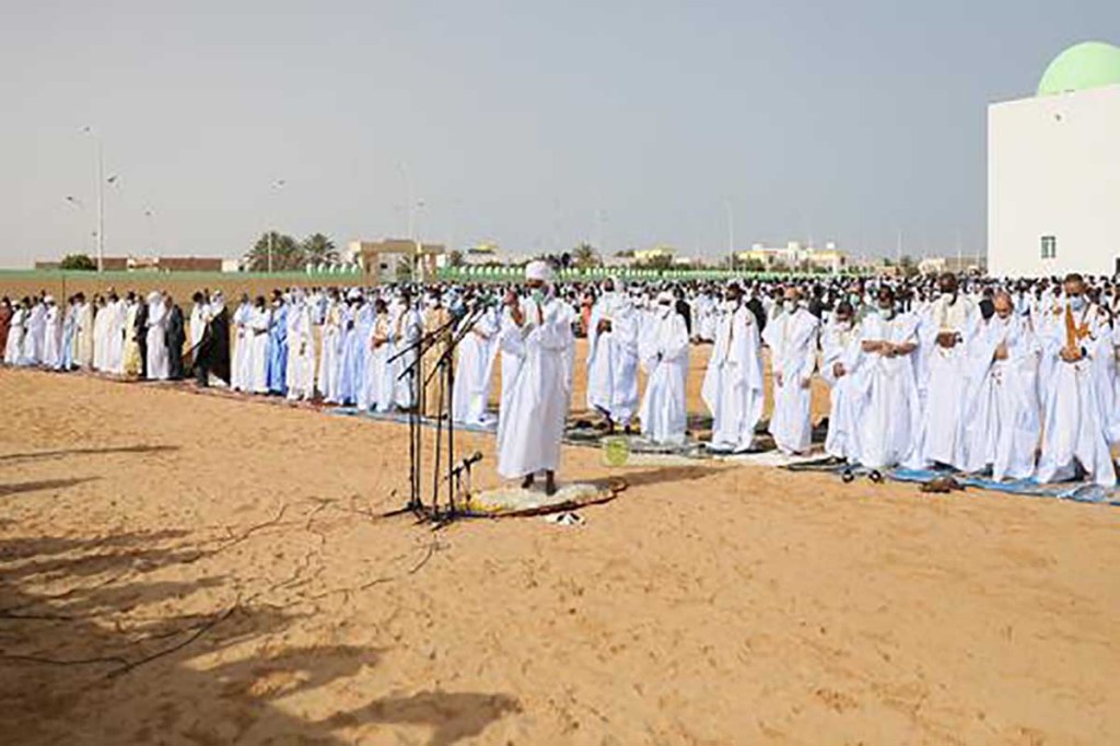 Aïd al-Fitr: le président Ghazouani a prié à l'ancienne mosquée