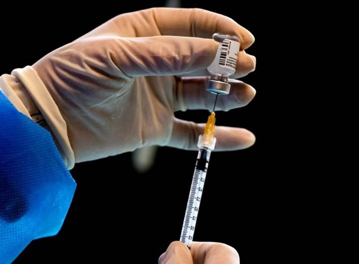 Vaccinée avec 6 doses par erreur, cette Italienne pose un défi à la science