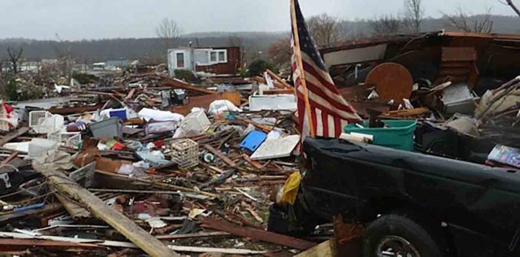 Tornade au Kentucky: les images incroyables de bébés rescapés