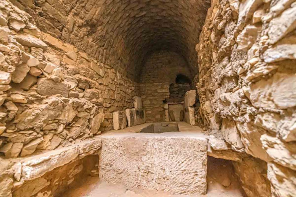 Égypte: cinq nouvelles tombes pharaoniques découvertes sur le site de Saqqara