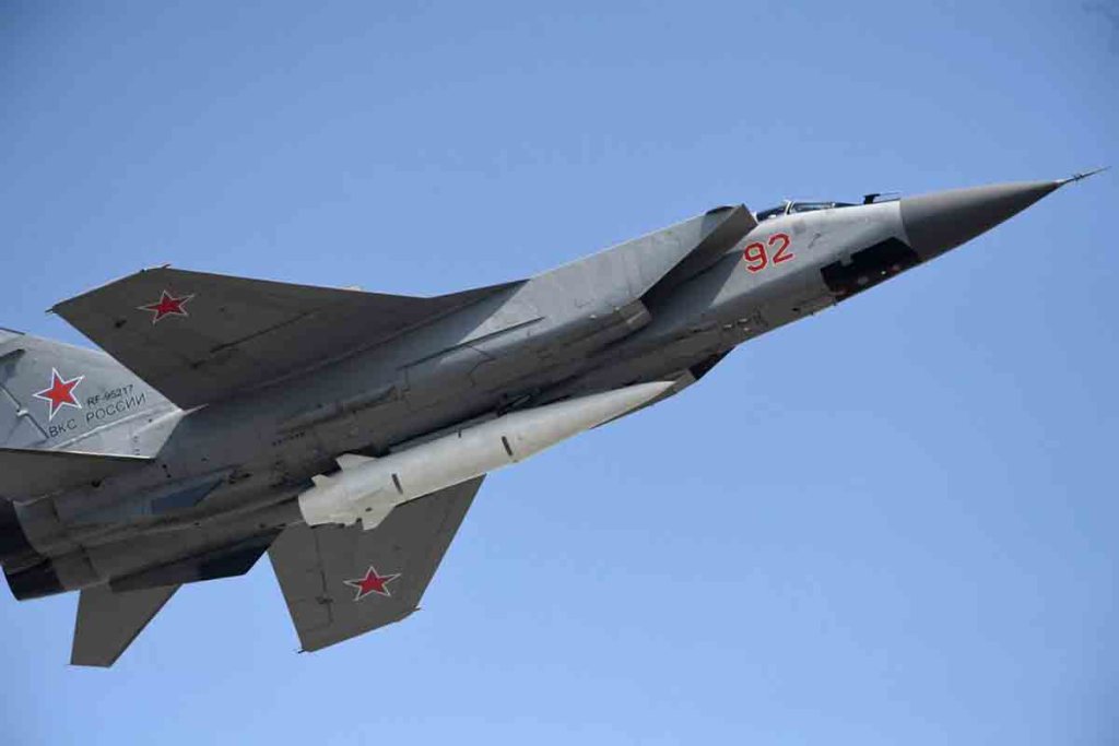 Guerre en Ukraine: Ce qu'il faut savoir sur les missiles hypersoniques Kinjal de la Russie