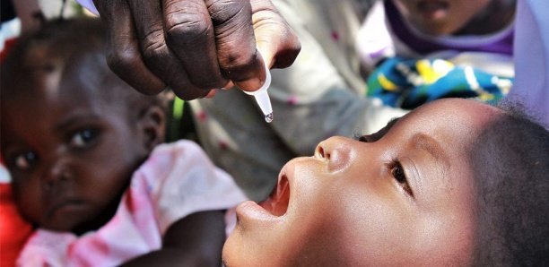 Campagne de vaccination des enfants contre la poliomyélite