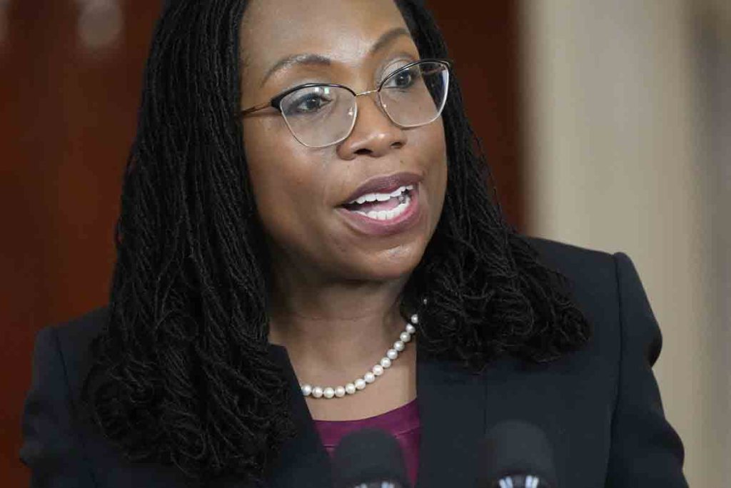Etats-Unis : La juge Ketanji Brown Jackson presque certaine d’être confirmée à la Cour suprême