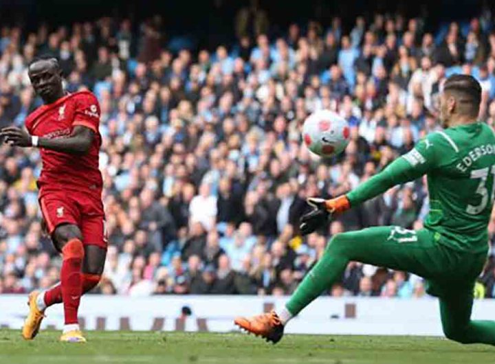 Manchester City accroché par Liverpool reste en tête de la Premier League