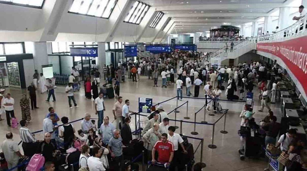 Brésil: du porno affiché sur des écrans piratés de l'aéroport de Rio