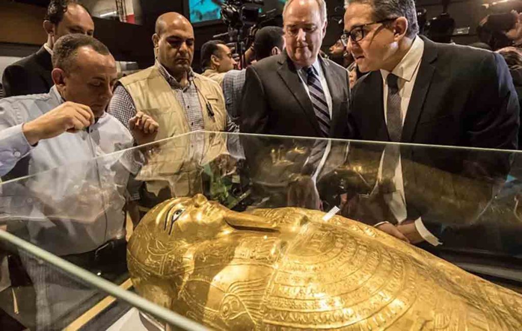 Trafic d'antiquités, l’ancien président-directeur du musée du Louvre mis en examen