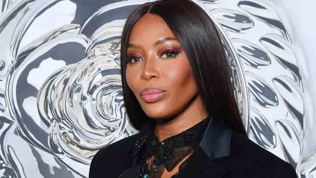 Pourquoi Naomi Campbell veut porter moins de maquillage