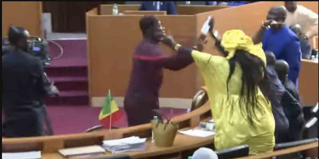 Sénégal: deux députés condamnés à six mois ferme pour des coups sur autre parlementaire