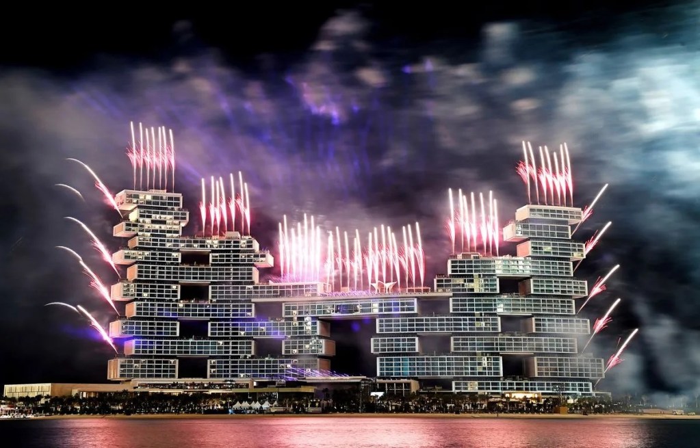 Hotel-le-plus-extravagant-Dubai-inauguration-Beyonce